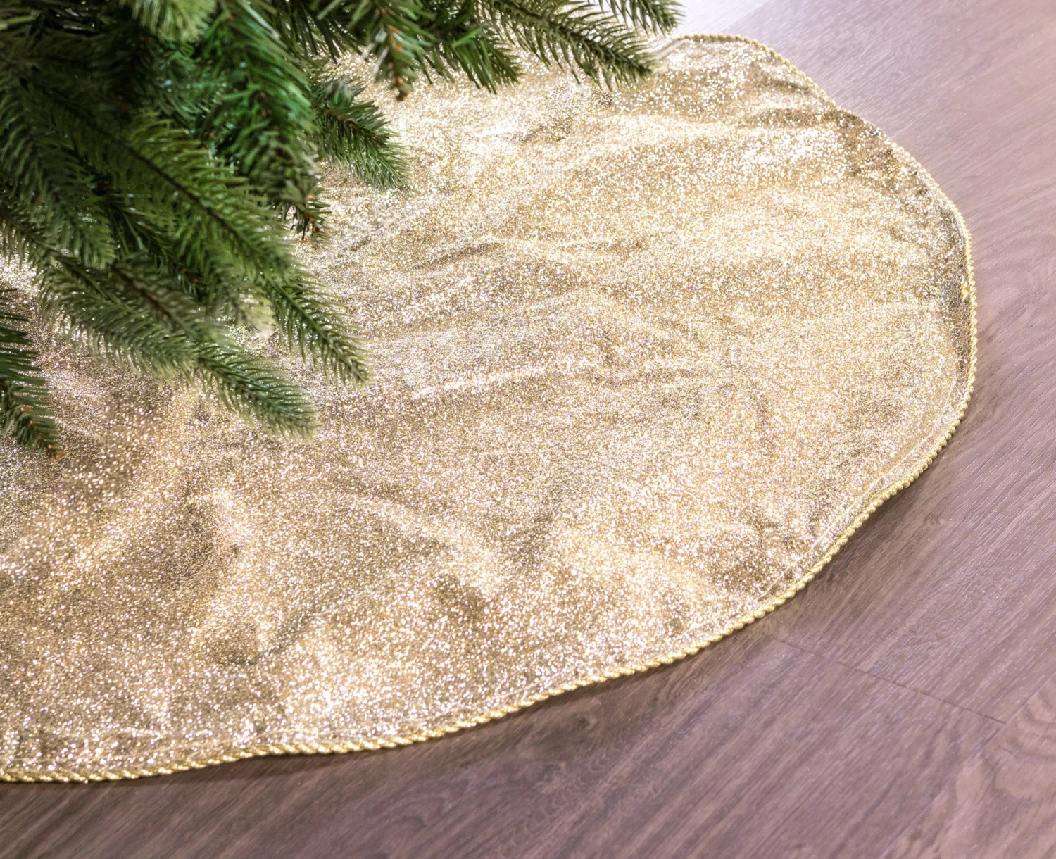 30" Light Gold Tree Skirt With Gold Edge Trim 3 30" Light Gold Tree Skirt With Gold Edge Trim