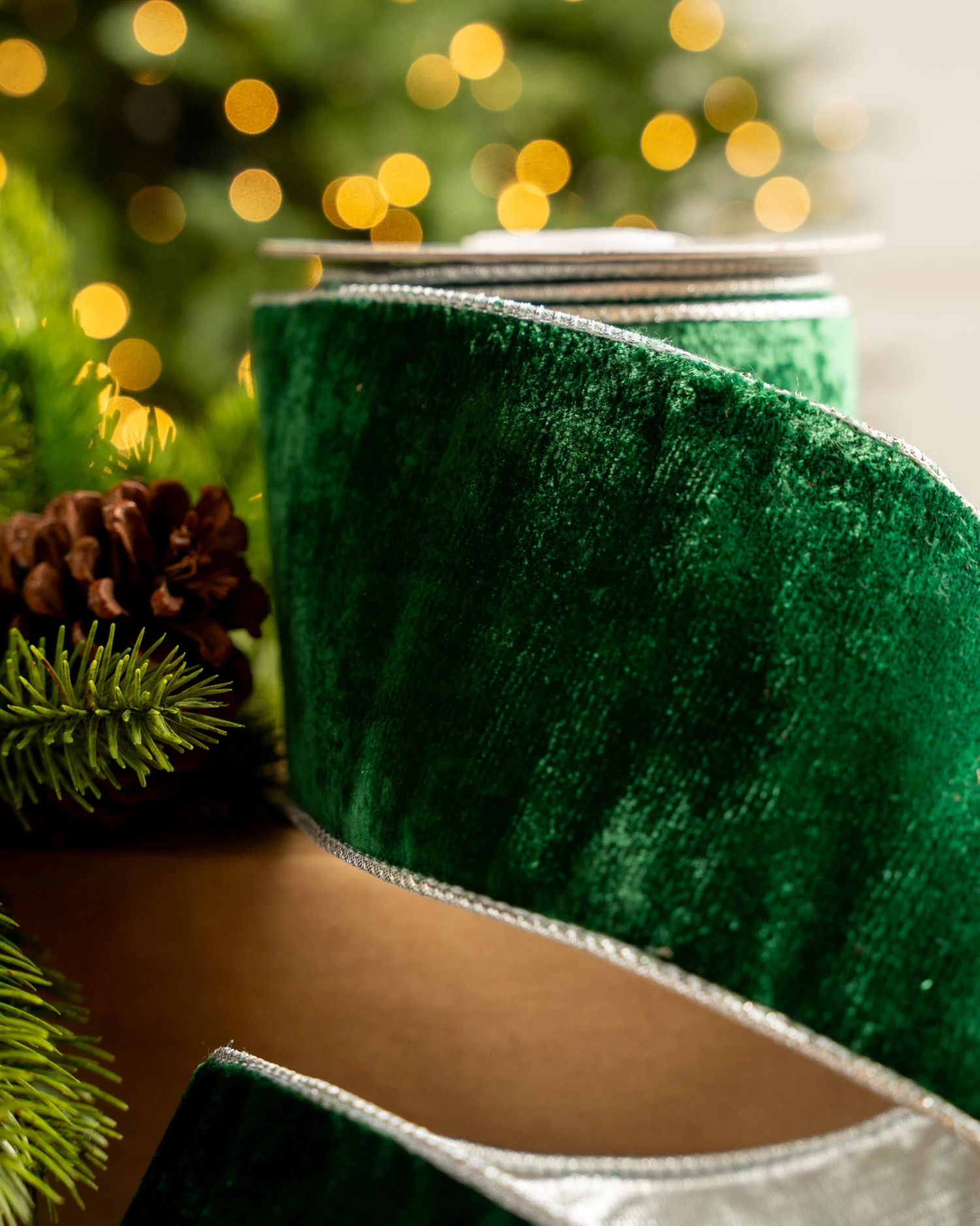 4" X10YD Emerald Velvet Ribbon With Silver Back & Edge - Image 2