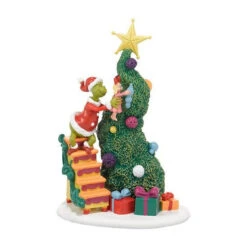 Grinch Village "It Takes Two" Grinch & Cindy Lou